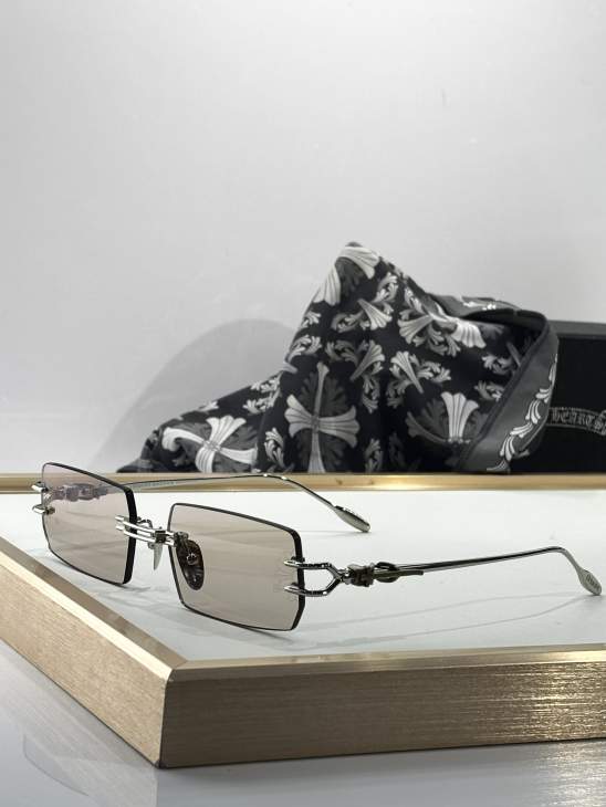 Picture of Chrome Hearts Sunglasses _SKUfw75976539fw